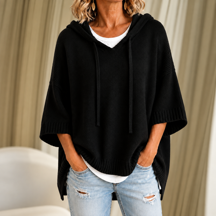 Oriana | Knitted poncho with hood and three-quarter sleeves