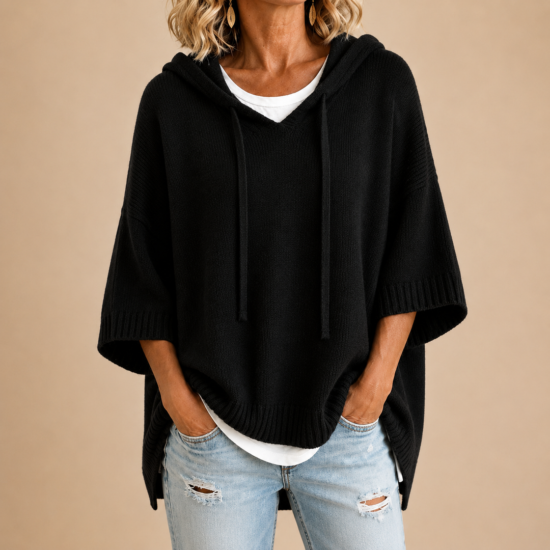 Oriana | Knitted poncho with hood and three-quarter sleeves