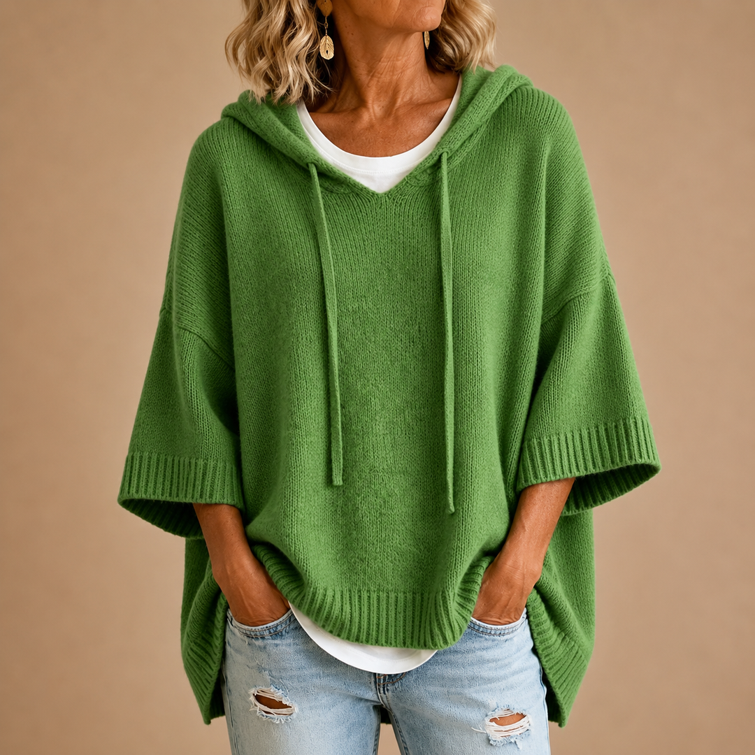 Oriana | Knitted poncho with hood and three-quarter sleeves