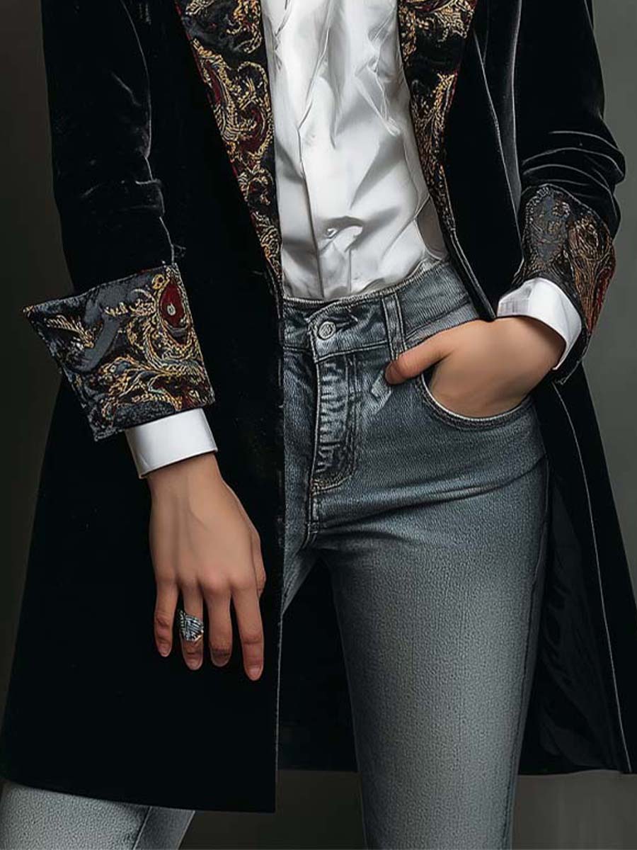 Leontine | Fitted Black Baroque Print Blazer